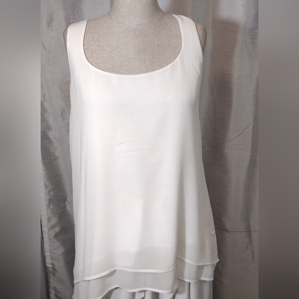 White House Black Market White Sleeveless Top, Layered, Round Neck, lined, S